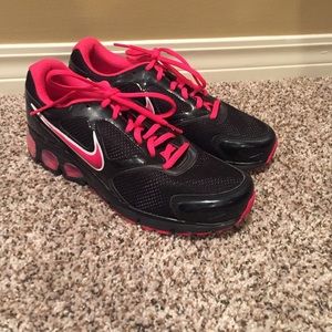 Nike Max Air tennis shoe