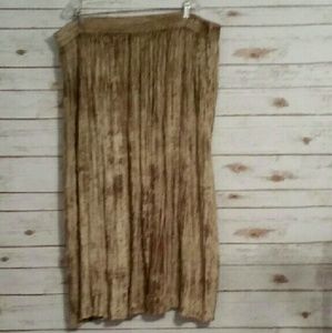 Avenue Gold skirt- very elegant Size 22/24