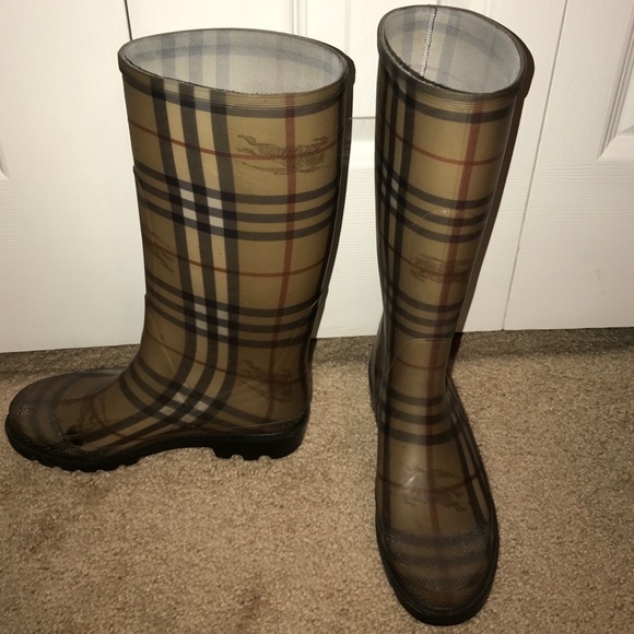 Burberry rain boots (AUTHENTIC) - Picture 2 of 4
