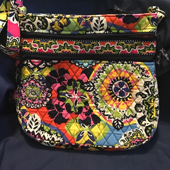 EUC Vera Bradley Rio Triple Zip Hipster