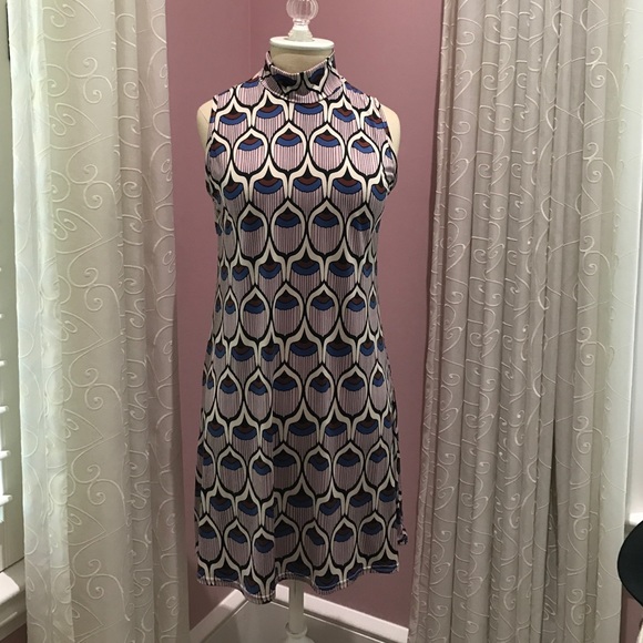 Adorable high neck 70's Geo shift dress