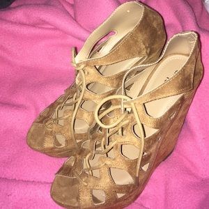 SUEDE WEDGES