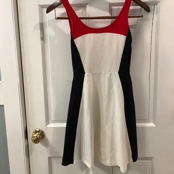 Express sleeves dress