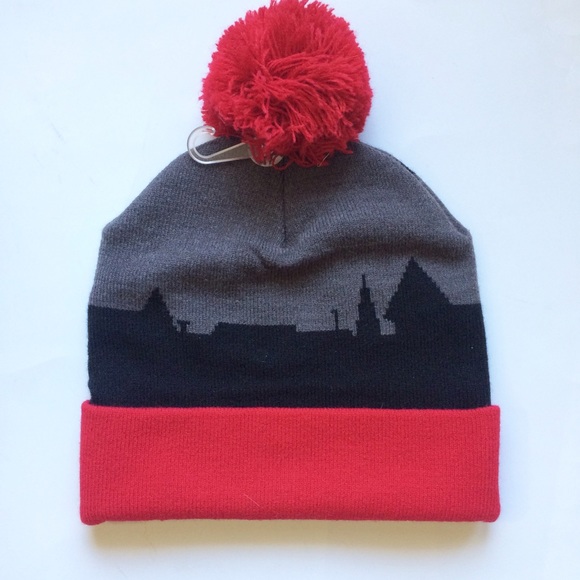 🤹🏻‍♂️Children's Pom Beanie - Picture 2 of 2