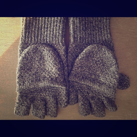 Club Monaco wool blend men's fingerless gloves