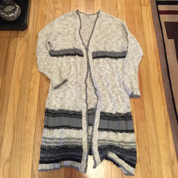 Like new sweater! - Picture 1 of 2