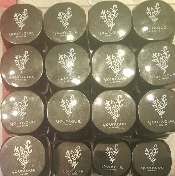 Younique eyeshadow pigments lot