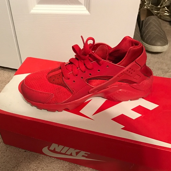 Nike red hurraches