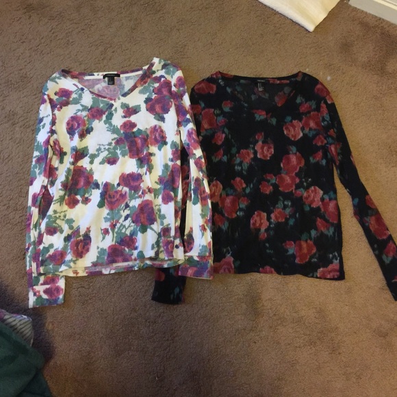 Bundle of 2 long sleeve floral sweaters