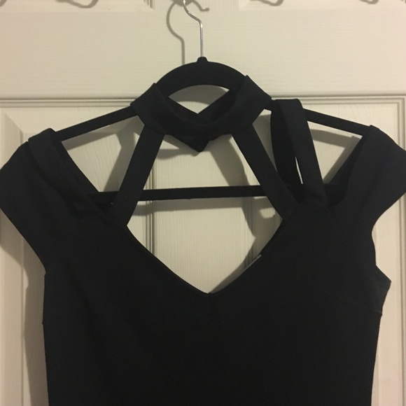 Black tight slimming knee length dress - Picture 2 of 4