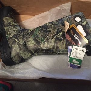 Real tree muck boots