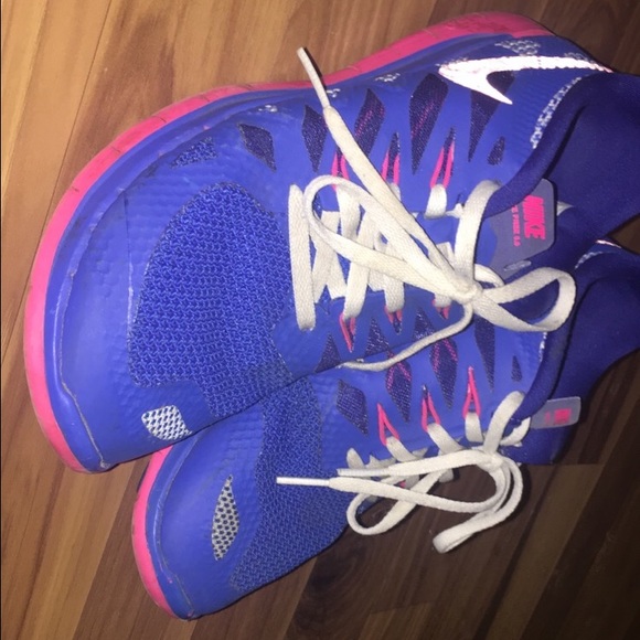 Nike Running Shoes - Picture 2 of 2