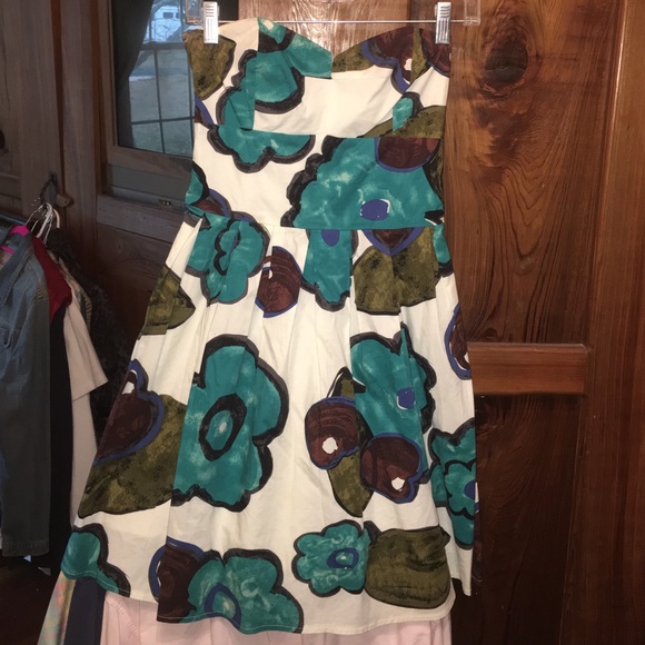 Strapless dress
