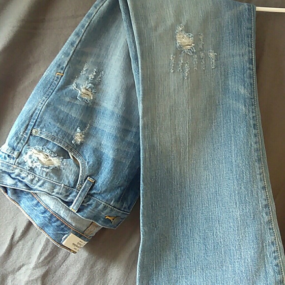 Abercrombie & Fitch Madison distressed jeans