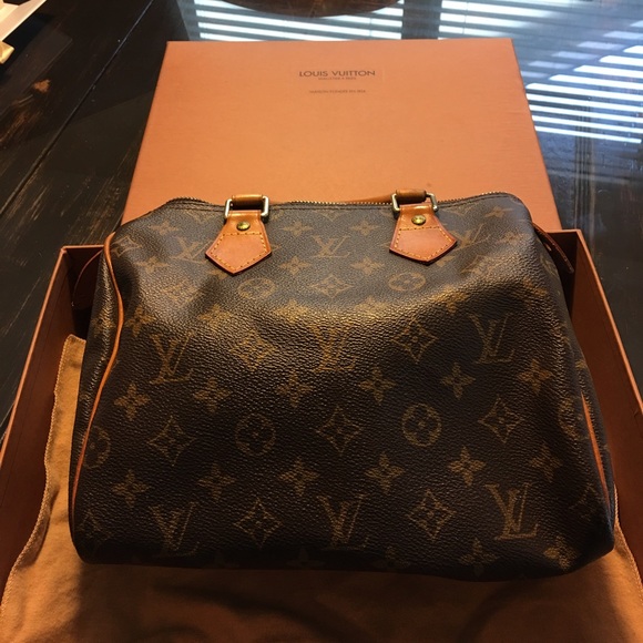Louie Vuitton speedy 25 ..beautiful bag.