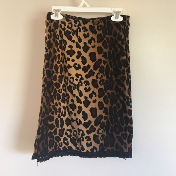 Lace slip/skirt - Picture 1 of 2