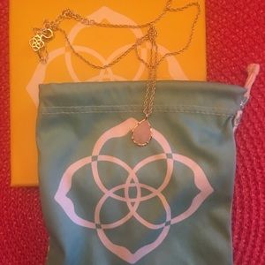 Kendra Scott "Kiri" necklace in Gold Rose Quartz