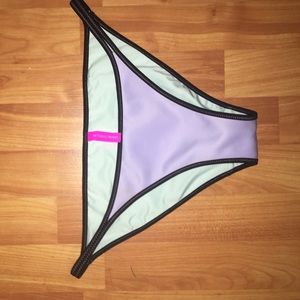 NEVER WORN!! Vs swim bottoms.