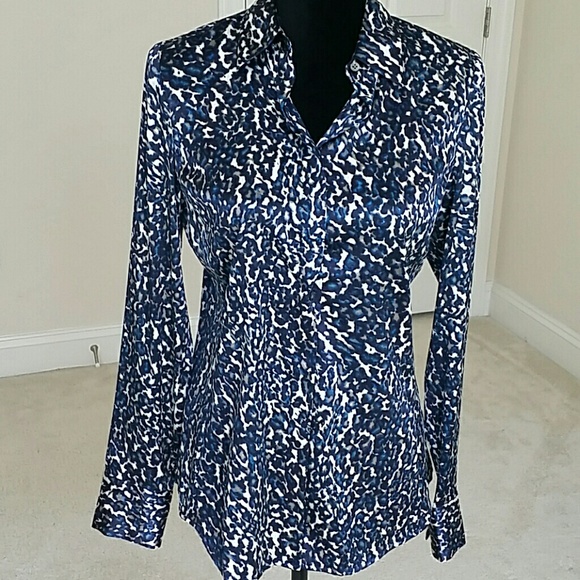 Ann Taylor Tops - Ann Taylor size 6 silk button down shirt NWOT