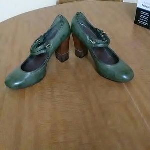 American Eagle Mary Jane heels