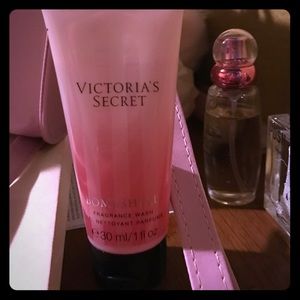 Fragrance body wash