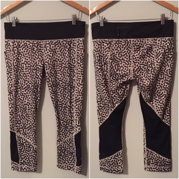 SOLD Lululemon Pace Rival Crops - Picture 2 of 4