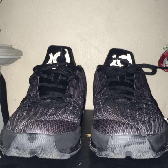 KD 8 Blackout Dark 10/10 condition, never worn. - Picture 3 of 4