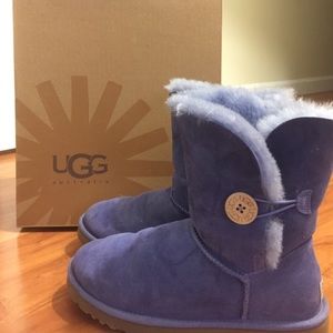 Purple bailey button short uggs size 9