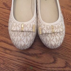 Micheal Kors flats size 7.5