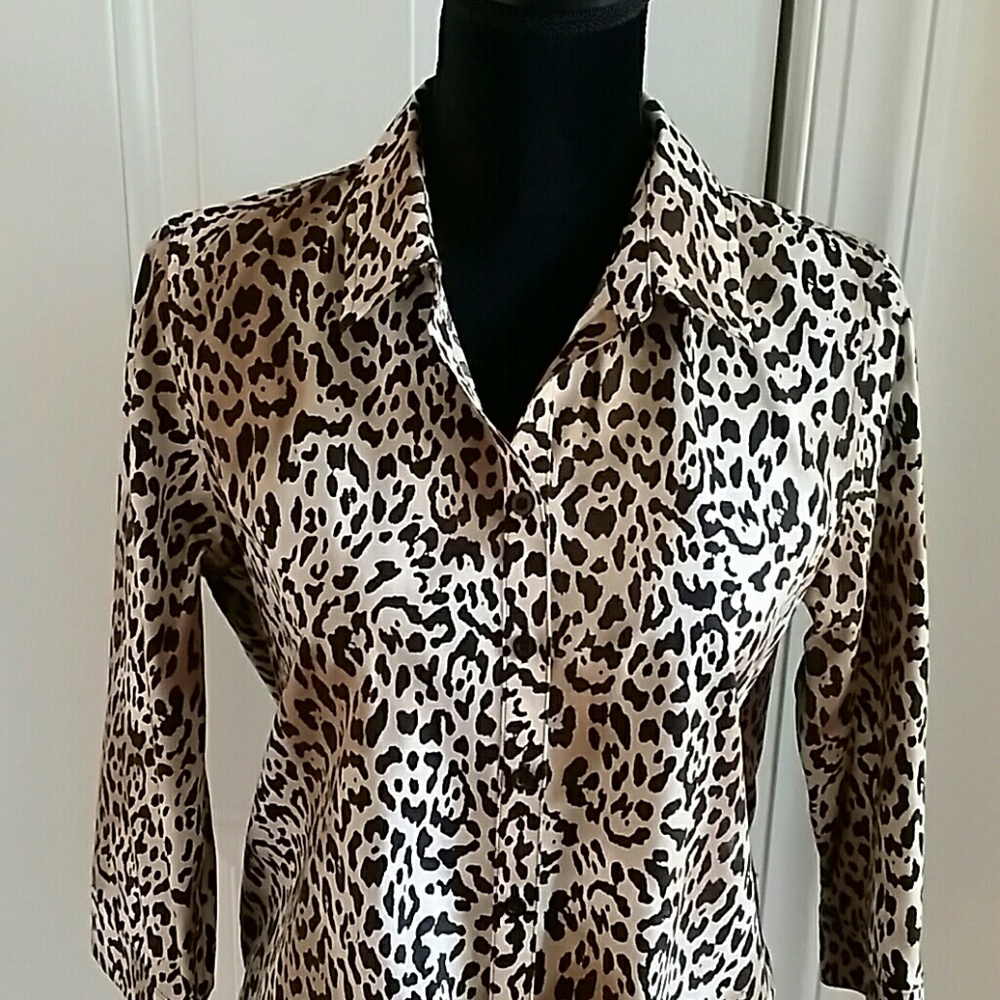 NWOT Chico's  size small animal print shirt