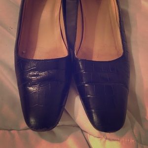 Beautiful Ralph Lauren Alligator Pumps!