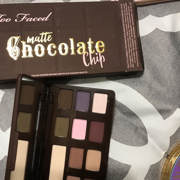 Too faced chocolate chip