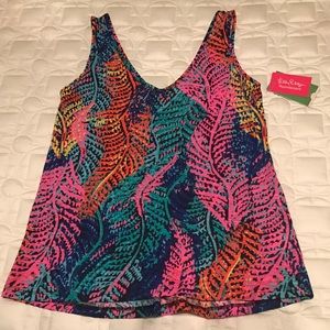 New w/ Tag Double V neck Lilly Pulitzer top