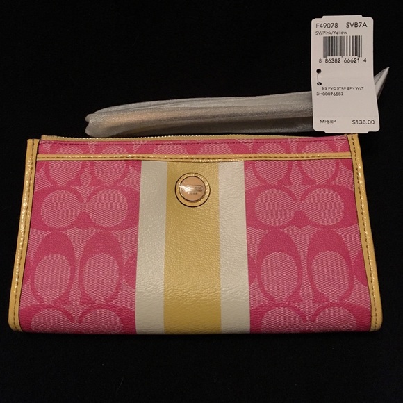 Authentic Coach F49078 Wristlet