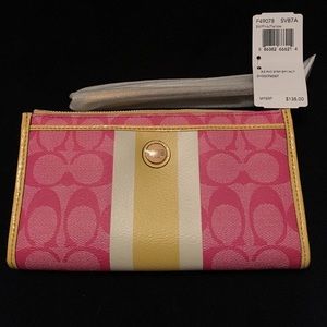 Authentic Coach F49078 Wristlet