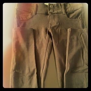 Solid black skinny, neverworn, no wear