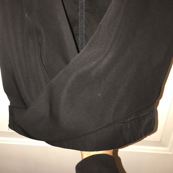 Low cut crop top - Picture 2 of 4