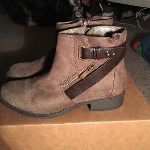 Joe Boxer Booties Size 8 worn twice
