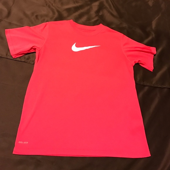 Boys Nike top