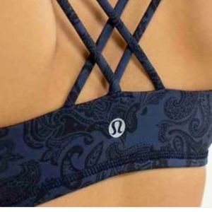 Fre to be bra lululemon in navy paisley