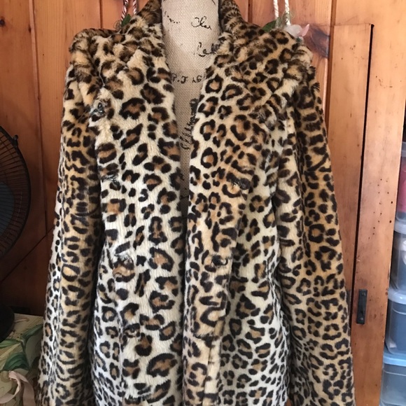 NWOT forever 21 faux fur coat