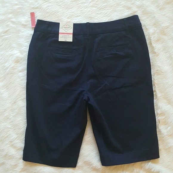 🚫SOLD🚫 St. John's Bay Secretly Slender Bermuda - Picture 3 of 4