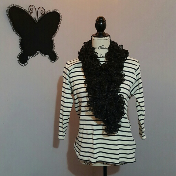 NWOT black and cream sweater size L