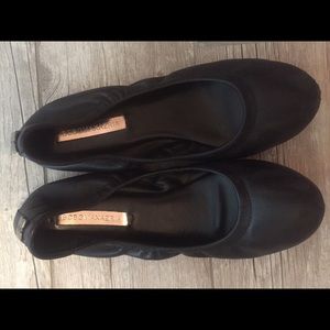 BCBG black ballet flats