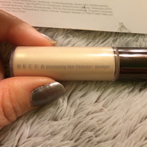 Becca Moonstone and aqua luminous concealer sample - Picture 2 of 2