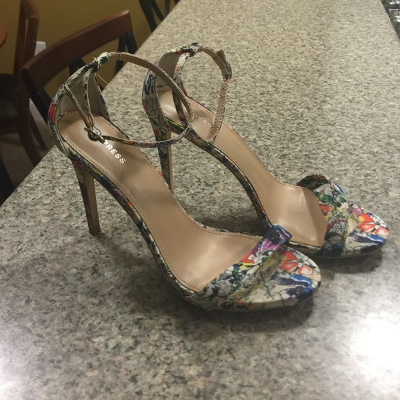 Express Shoes - Strappy heels