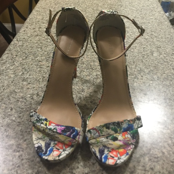 Strappy heels - Picture 2 of 4