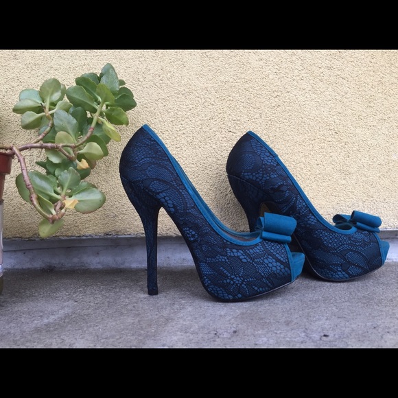 Hot & Sassy Dark Turquoise Heels 💕