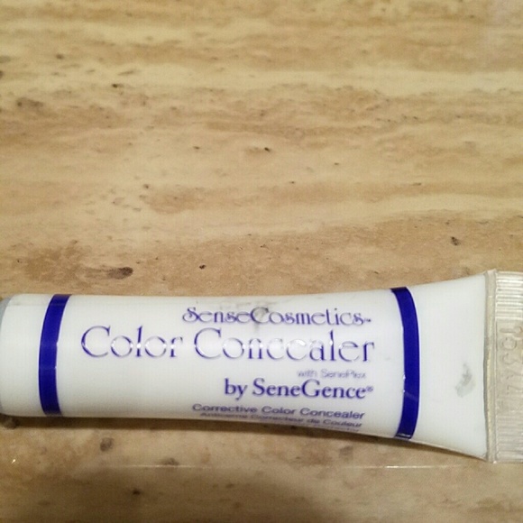 Senegence color correcting concealer