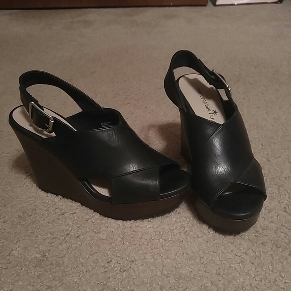 Black Wedges